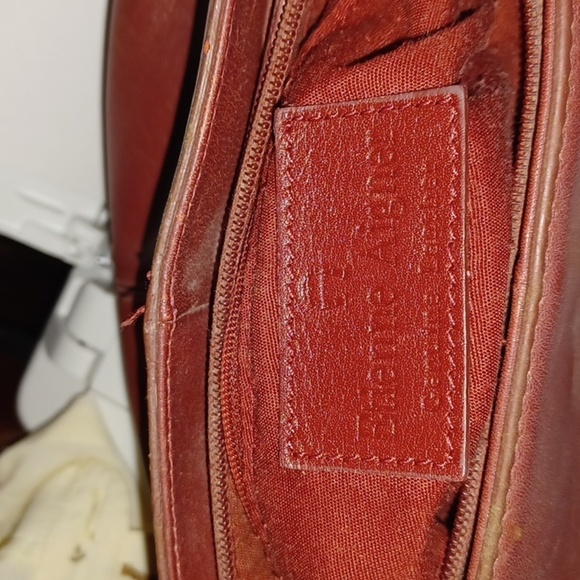 GUC - Etienne Aigner Genuine Cowhide Leather Wine Color Bag - Picture 8 of 14